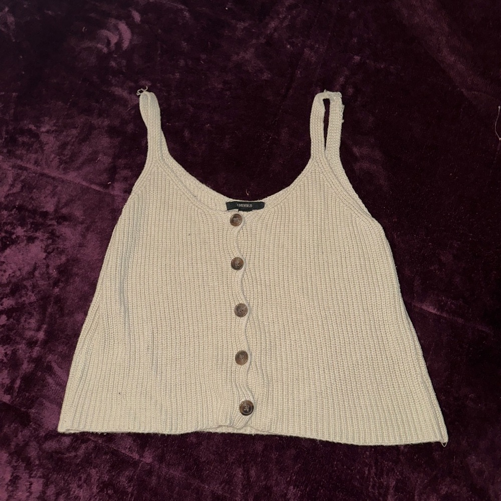 Cute top! Want to get rid of!